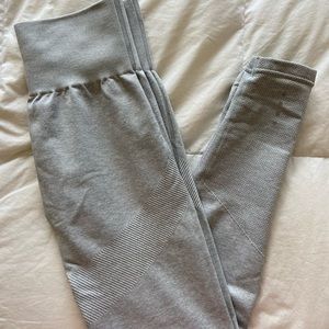 NWOT ACTA grey seamless leggings